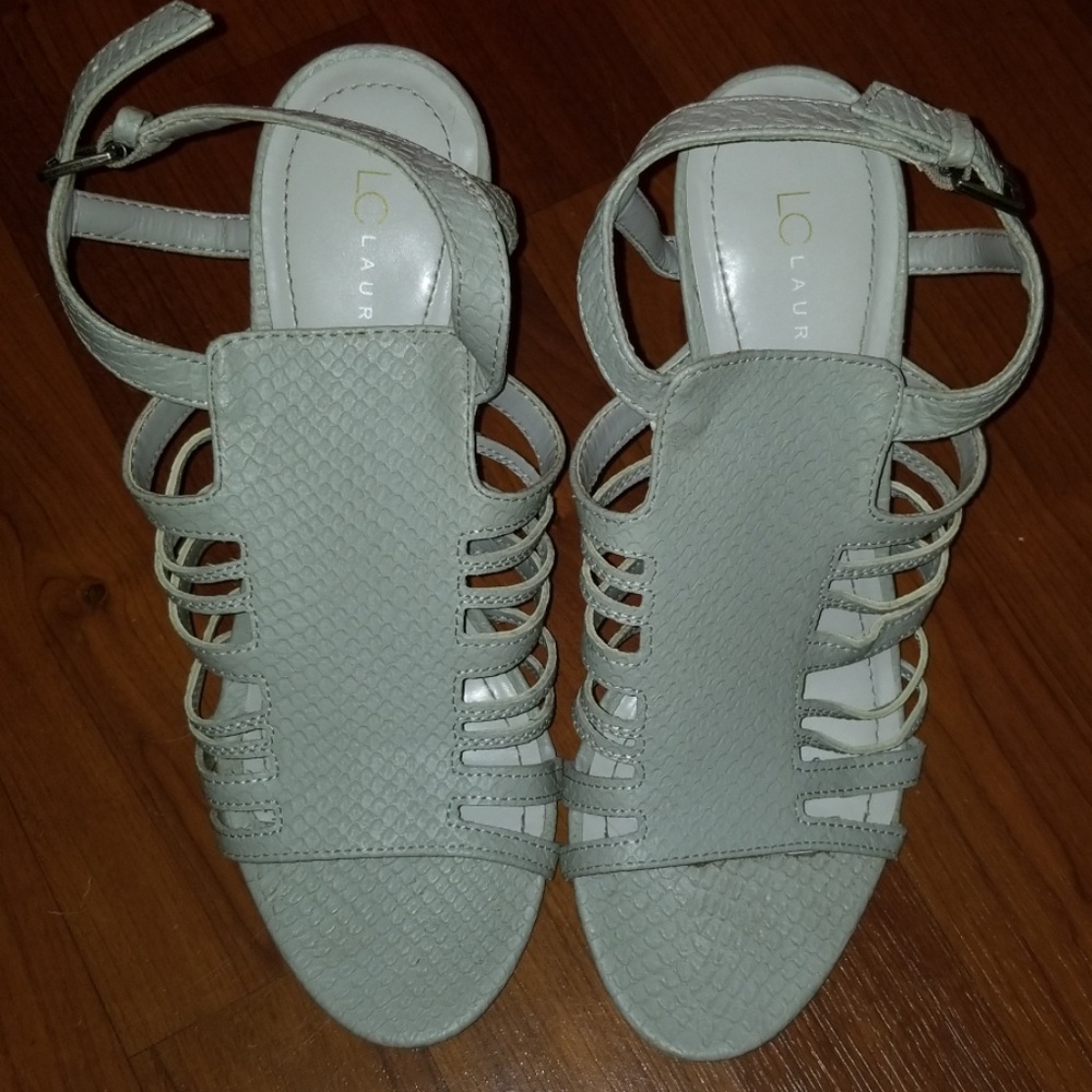 LC Lauren Conrad Grey Snake effect heel